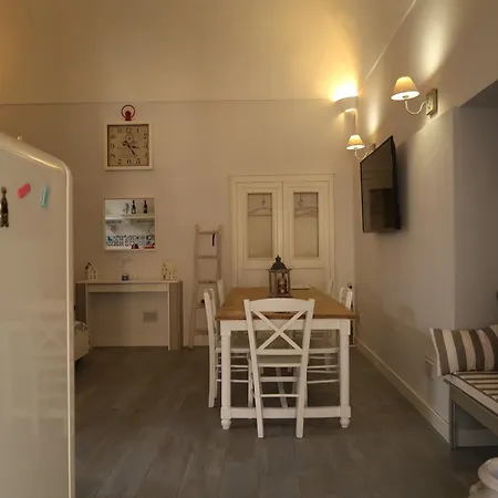 Holiday home La Casetta-centrale-parcheggio Gratuito